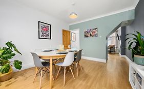 No24Sandbach - Home From Home - Exclusive Dog Friendly House & Garden
